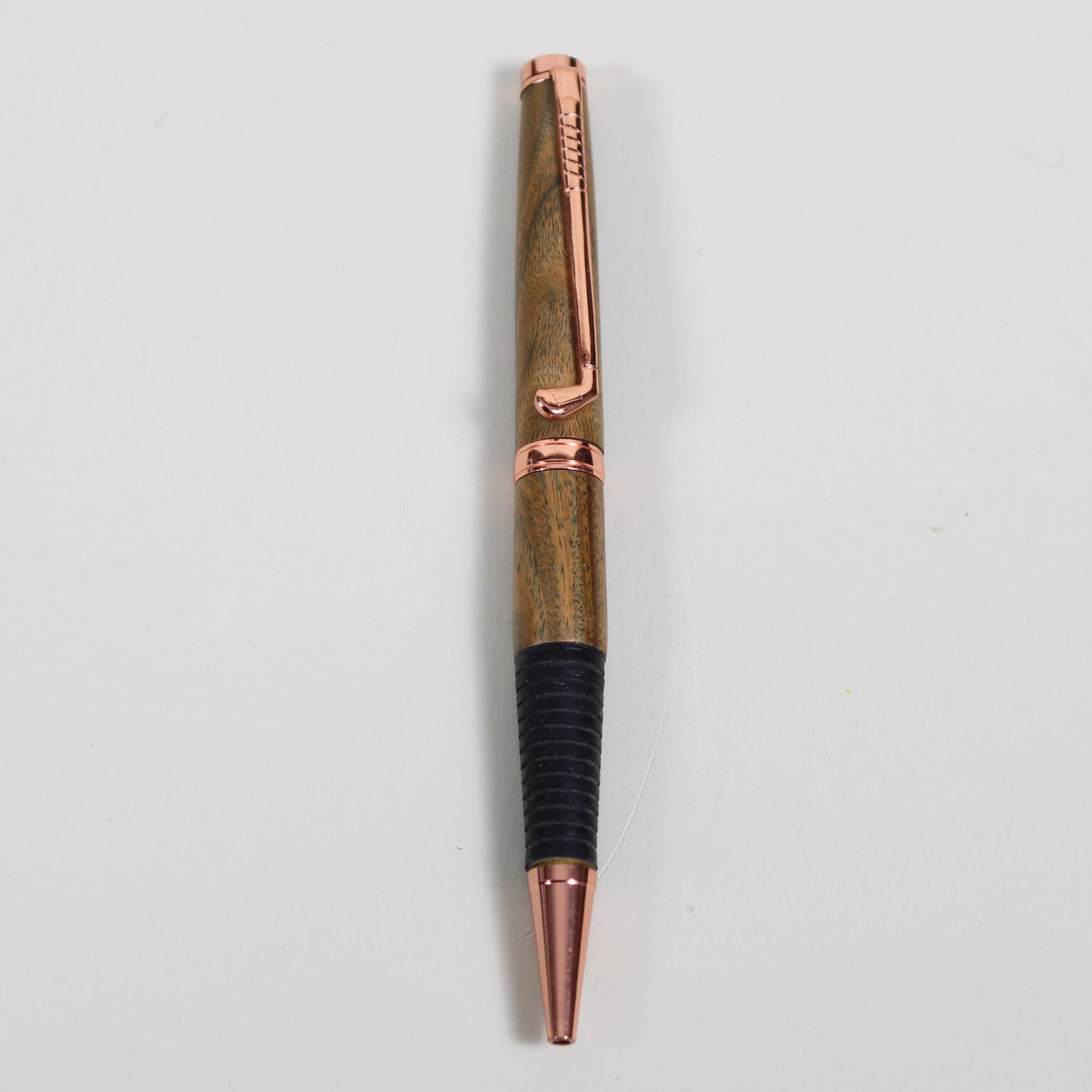 'Wood of Life' Lathe-Turned Pen with Gold Golf Club Clip