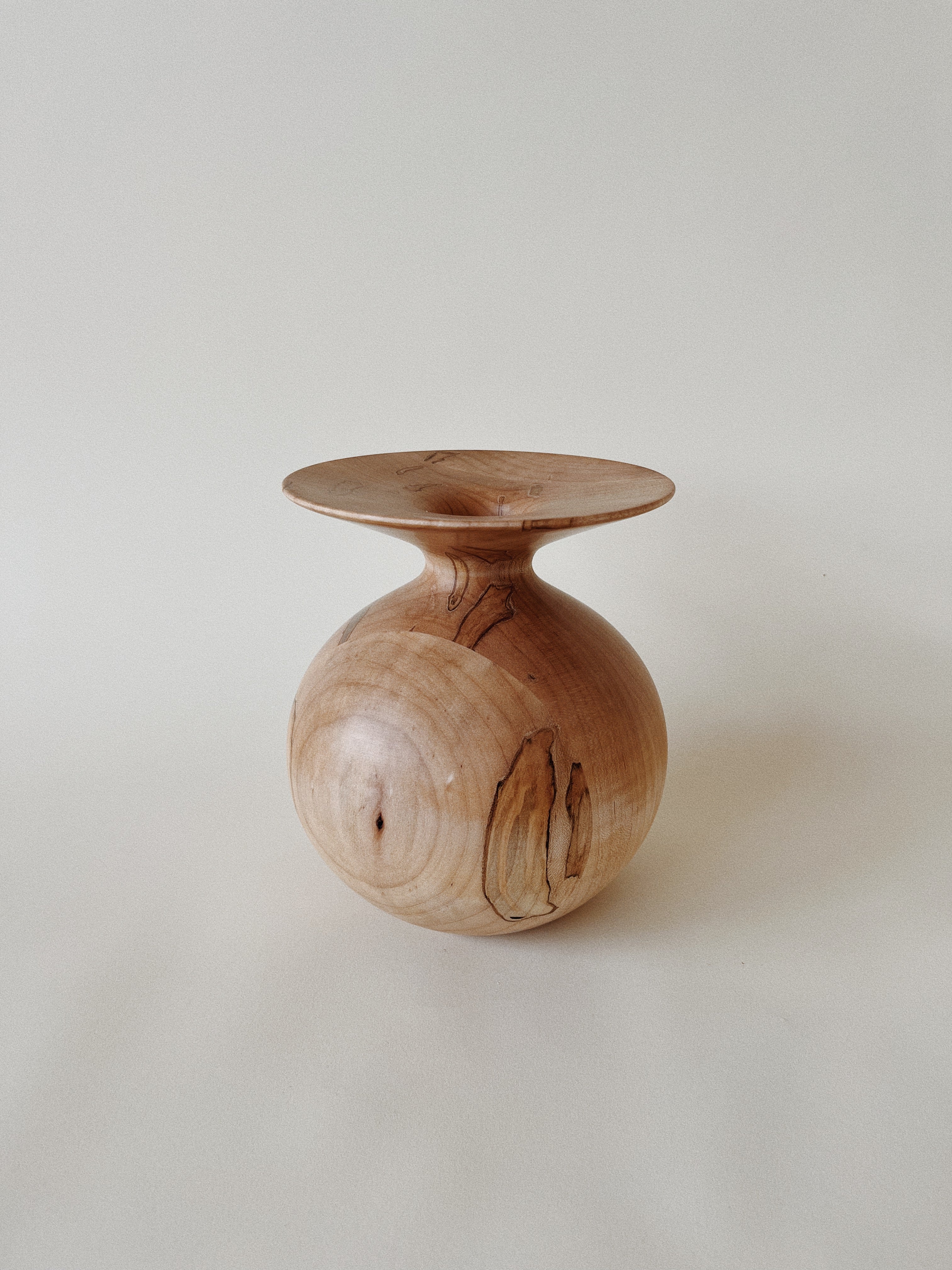 Short Ambrosia Maple Vase