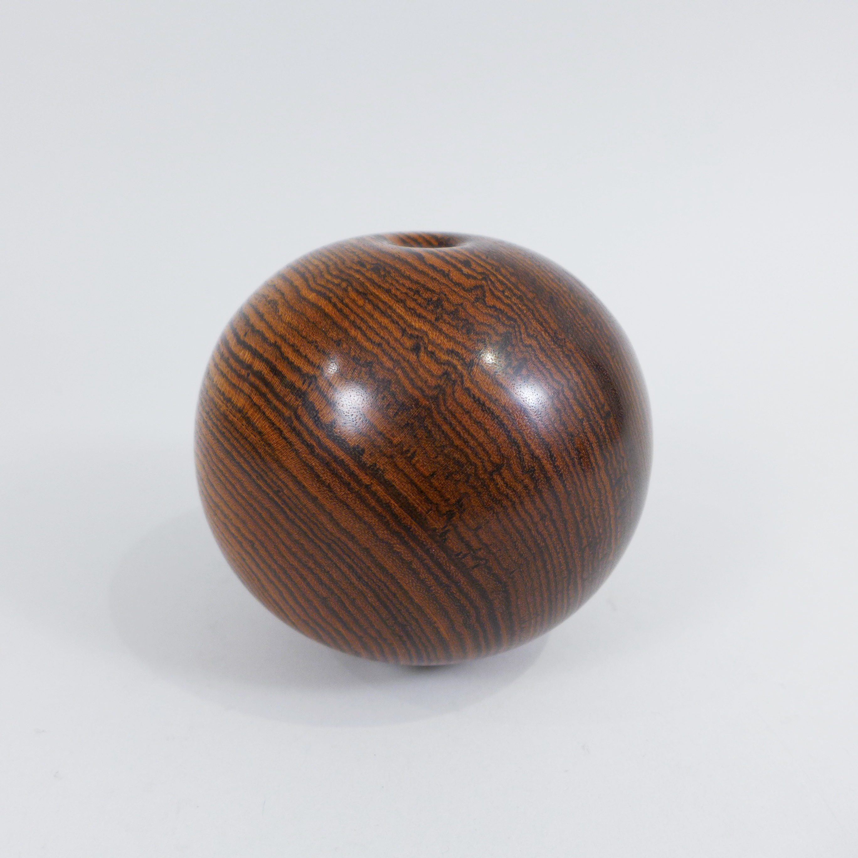 Delicate turned wood vessels by master American craftsman David Ellsworth at the Center for Art in Wood